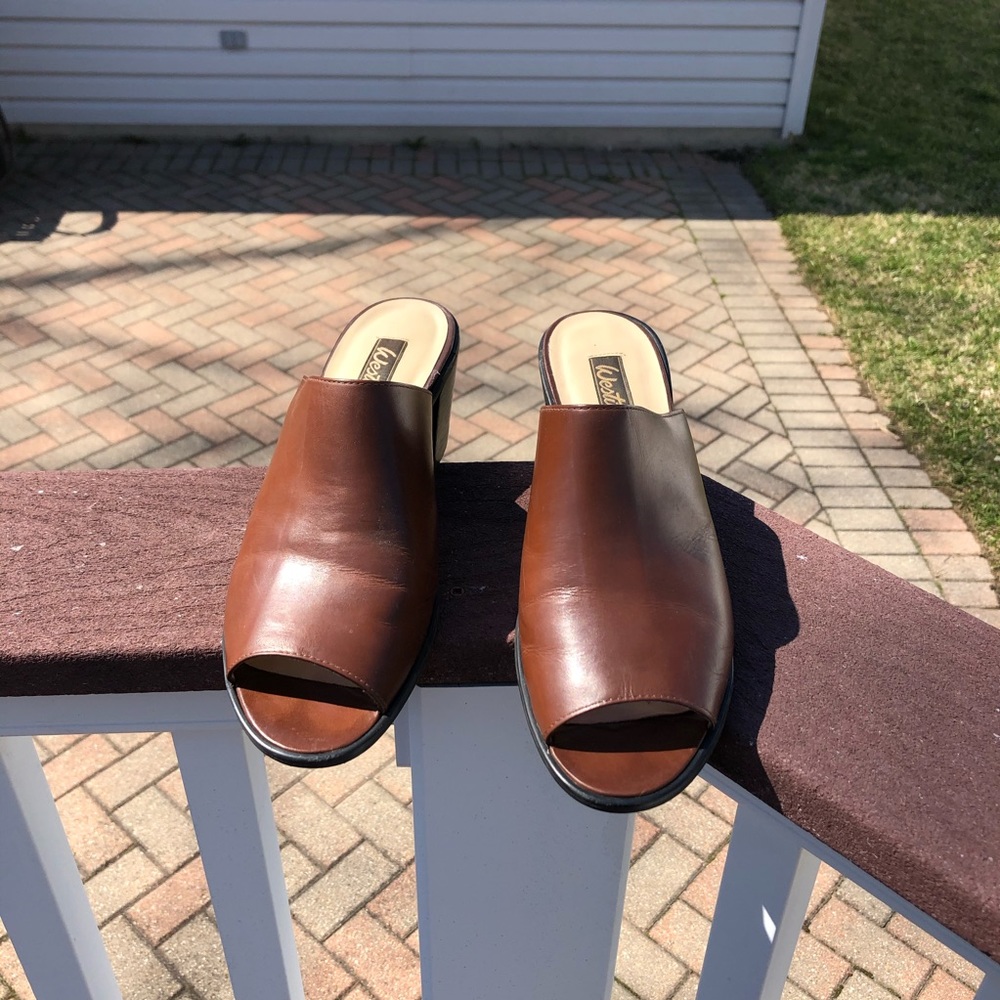 Women’s Slides